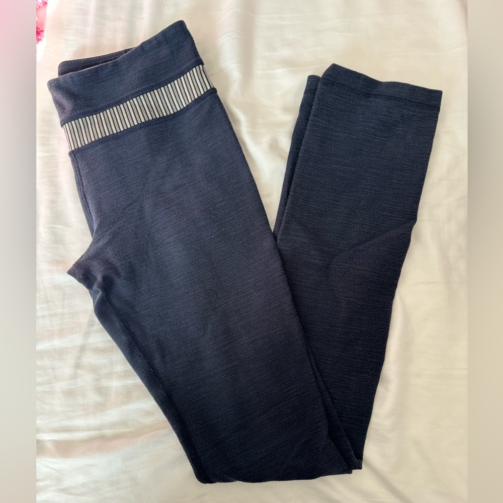 Lululemon navy blue ribbed size 6 leggings